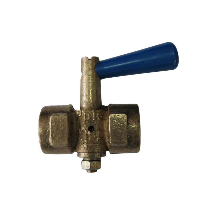 Кран трехходовой 1/2хМ20  метрика